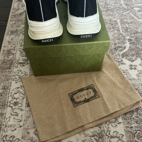 Gucci - Picture 2 of 4